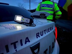 0,81... 0,69 ... 0,63 ... 0,44 ... nu, nu este numărătoare, sunt alcoolemii înregistrate de polițiști pe drumurile din Arad... s-a lăsat cu ceva dosare penale