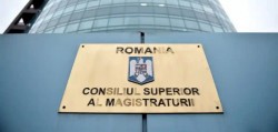 Război deschis între puterile statului! CSM refuză să dea avizul proiectului de lege pentru pensiile speciale. Magistraţii spun că Bolojan nu are dreptul la asemenea inițiative

