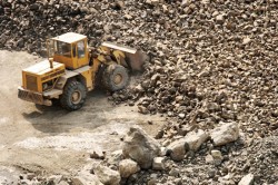 O firmă arădeană a exploatat ilegal peste 600 de mii de tone de agregate minerale la Șofronea. Prejudiciul este de aproximativ 5,5 milioane de lei