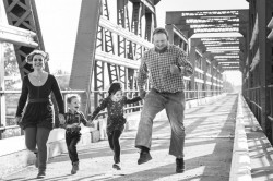 O zi dedicată familiei. 11 august - Ziua fiului și fiicei