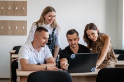 Înscrieri pentru studiile masterale la UAV