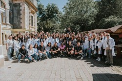 Facultatea de Medicină UVVG Arad: peste 30 de ani de excelență și umanitate