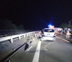 Un TIR răsturnat a blocat total un sens de mers al autostrăzii A1 Nădlac - Sibiu

