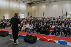 Competiție acerbă la Universitatea de Vest „Vasile Goldiș” din Arad: 2 candidați pe un loc la cele mai căutate programe! Platforma de înscrieri se redeschide pe 1 septembrie
