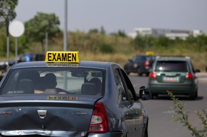 Veste bună pentru viitori șoferi, termenul pentru proba practică la examenul pentru permisul de conducere redus la 28 de zile