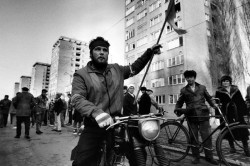 PASTILA DE ISTORIE: Au fost uciși militari la ștrandul din Arad, în revoluția din 1989