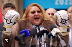 Parchetul General cere ridicarea imunităţii europarlamentare a Dianei Şoşoacă. Lidera S.O.S. România, acuzată de 11 infracţiuni
