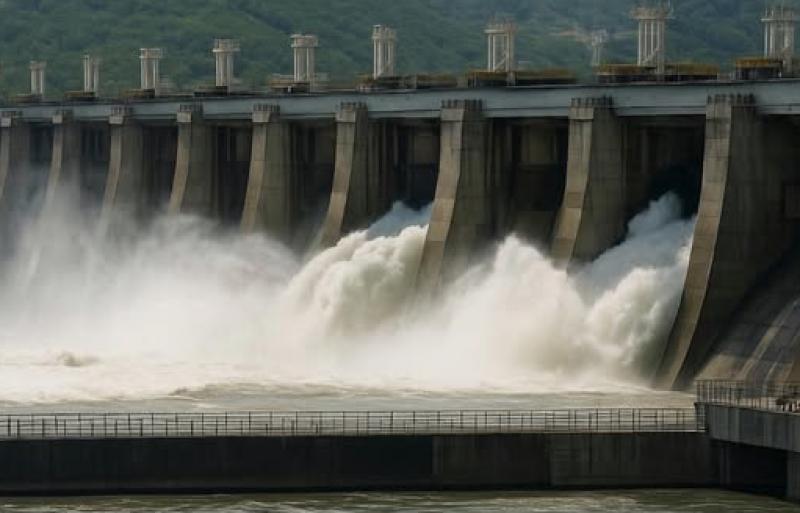 Hidroelectrica şi-a anunţat clienţii că va majora preţurile energiei electrice furnizate începând cu luna octombrie