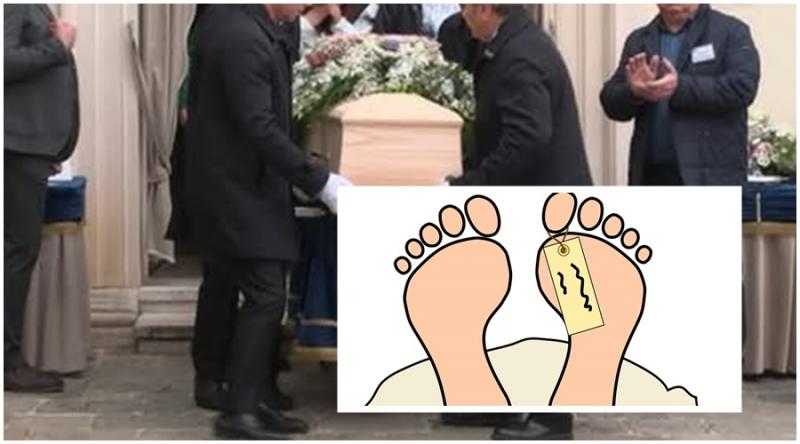 Clipe de groază la o înmormântare: cadavrul a ieșit din sicriu după ce angajații firmei funebre l-au scăpat jos