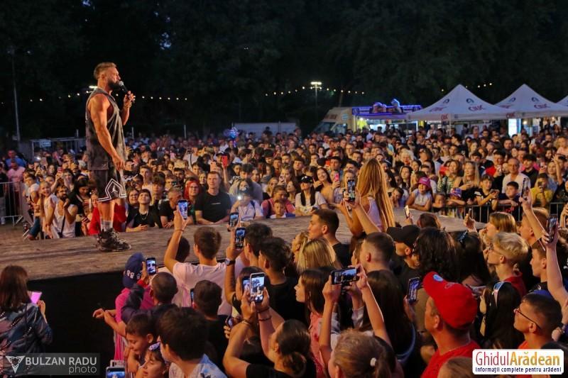 În timp ce prin buzunarele românilor bate vântul, liber la cheltuieli pentru festivaluri și concerte. Guvernul a adoptat modificările la OUG 52 care a nemulțumit primarii

