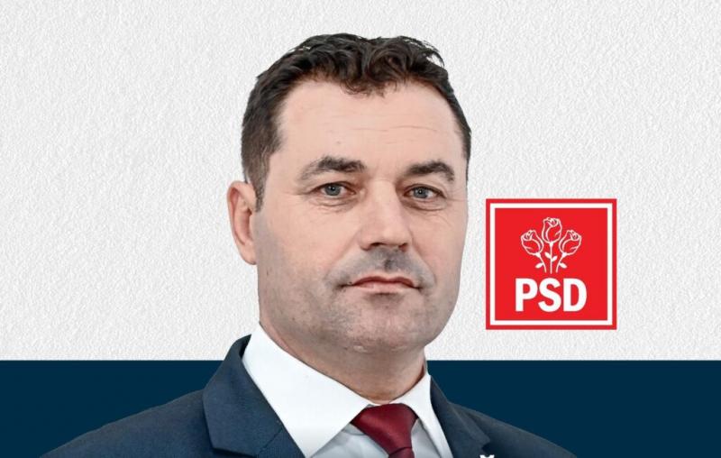 Primar reținut de polițiști după ce a bătut doi copii care doreau să-și facă nevoile în toaleta primăriei