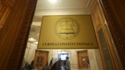 Curtea Constituţională a amânat din nou decizia cu privire la pensiile de serviciu ale magistraţilor până în 20 octombrie