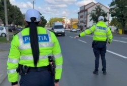 Acțiunea ROADPOL - Focus on the road s-a soldat în Arad cu recoltă bogată în amenzi de circulație, permise și certificate de înmatriculare reținute