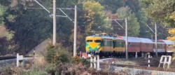 Trenul-festival VlakFest Express a ajuns pentru prima dată în România. Garnitura a fost preluată în Curtici de două locomotive electrice ale Astra Trans Carpatic