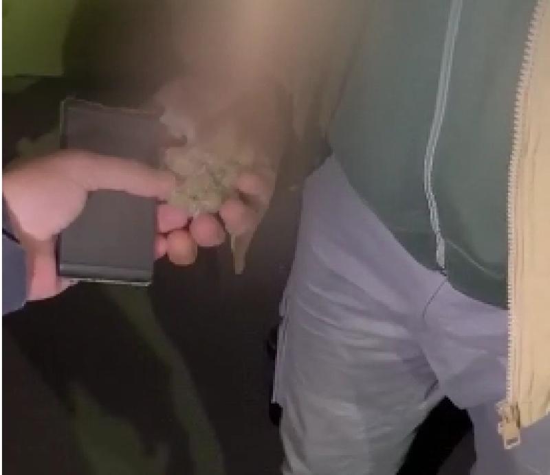 Jandarmii arădeni au nas de copoi! Arădean depistat pe stradă cu droguri la purtător

