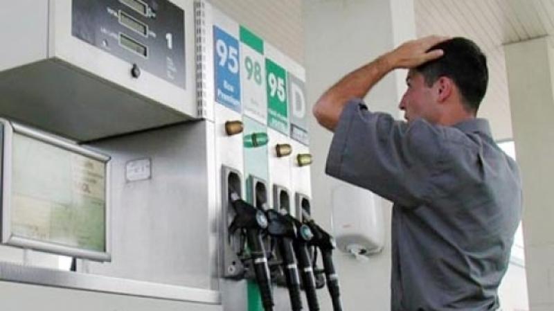 Scumpiri în lanț în ultima lună a prețului combustibililor. Motorina a depășit pragul de 8 lei/litru. De ce cresc prețurile și ce urmează pentru șoferi