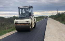 Au fost desemnați constructorii pentru modernizarea drumurilor județene Sâmbăteni–Ghioroc și Lipova–Neudorf