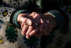 Bunicuță din Arad terorizată de propriul nepot! Tânărul a fost reținut și s-a ales cu dosar penal