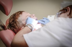 Caz șocant: O fetiță de 2 ani a murit la dentist