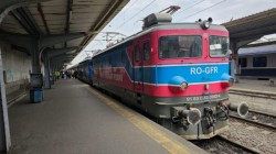 Debandadă pe calea ferată în vestul țării. O locomotivă defectă a blocat circulația feroviară pe Magistrala 100. Întârzieri de 4 ore pentru 2 trenuri, dintre care unul internațional

