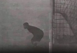 Au ieșit de pe teren din cauza ceții, dar au uitat să anunțe și portarul 