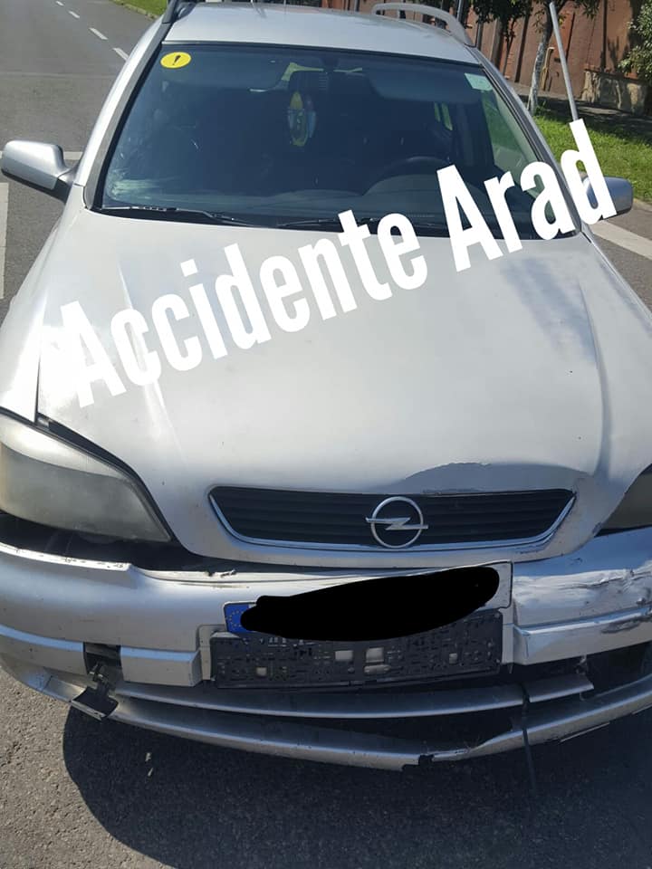 Accident cu Taxi și Opel în Bujac 4