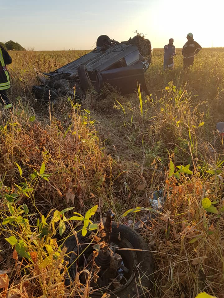 Accident cu mașină răsturnată între Șagu și Vinga 2