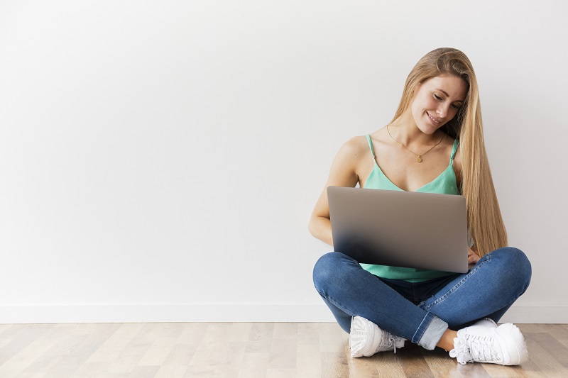 Cum poti deveni influencer la un studio de videochat cu renume