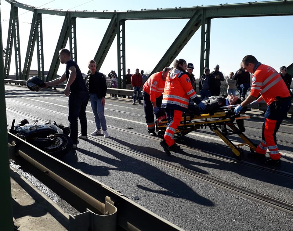 GRAV accident pe podul Traian! Impactul s-a petrecut între o motocicletă și un pieton