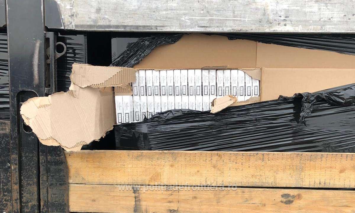 Peste 400.000 de pachete cu țigări de contrabandă au fost confiscate la Vama Nădlac! 3