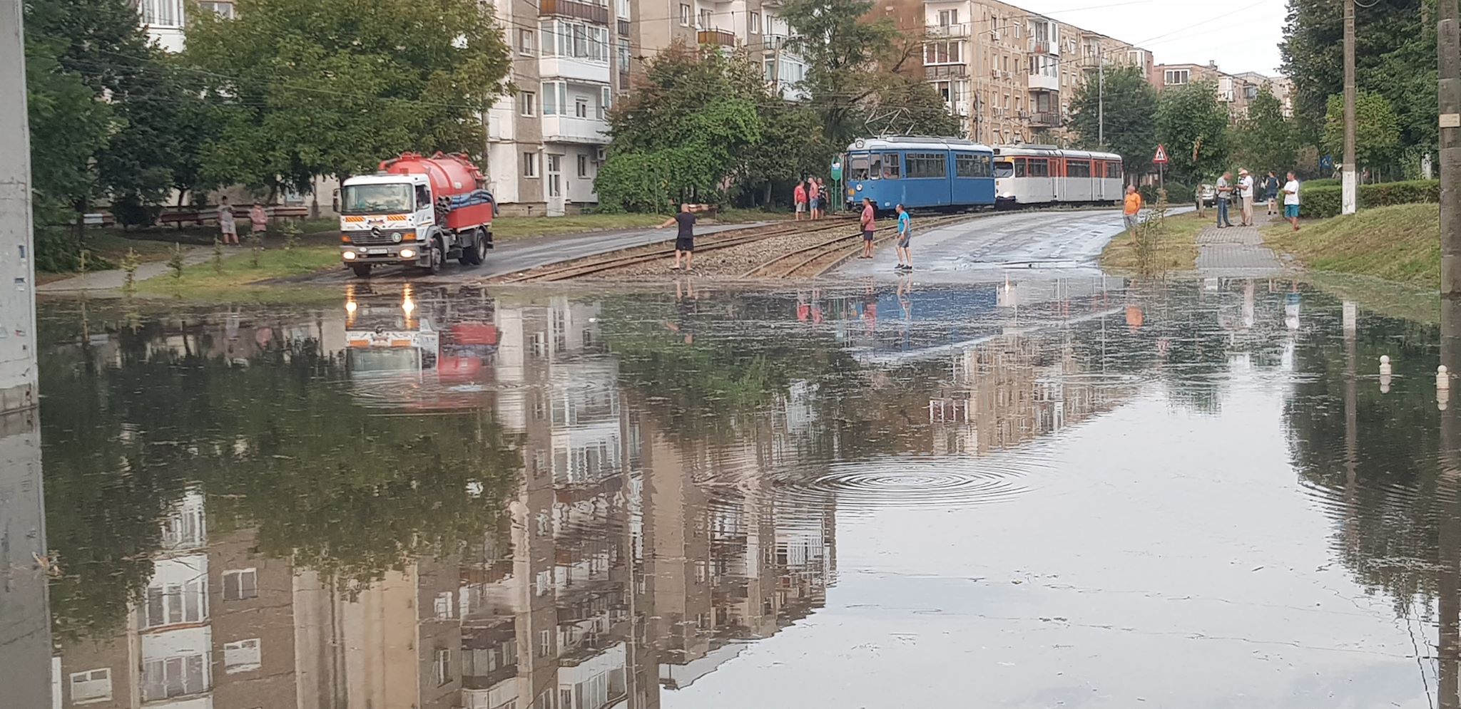 Ploaia de vară a inundat din nou zonele „cheie” ale municipiului 7