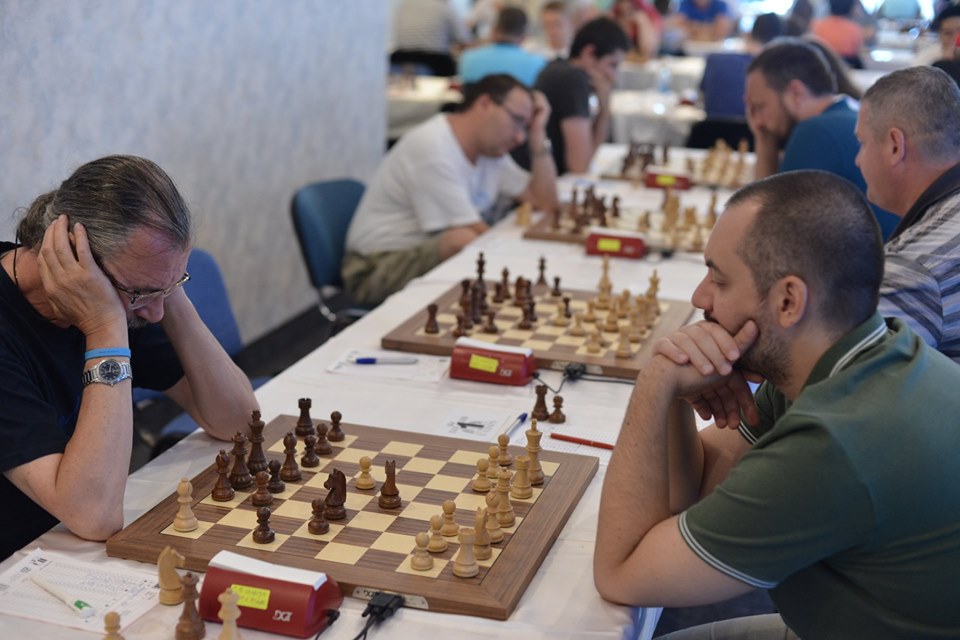 Primele mutări la Festivalul Internațional de Șah Arad Open 1