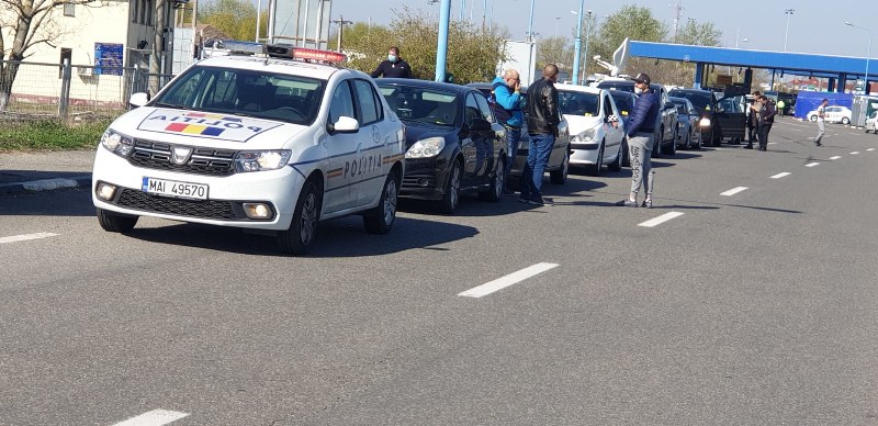 Romanii Care Se Intorc In Tara Continua Sa Aglomereze Vama Nadlac Peste Trei Ore Timpul De Asteptare In Nadlac 1